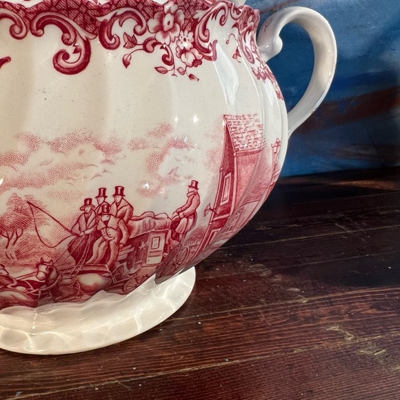 Johnson Bros Coaching Scenes Soup Tureen with lid and ladle. - Picture 4 of 8
